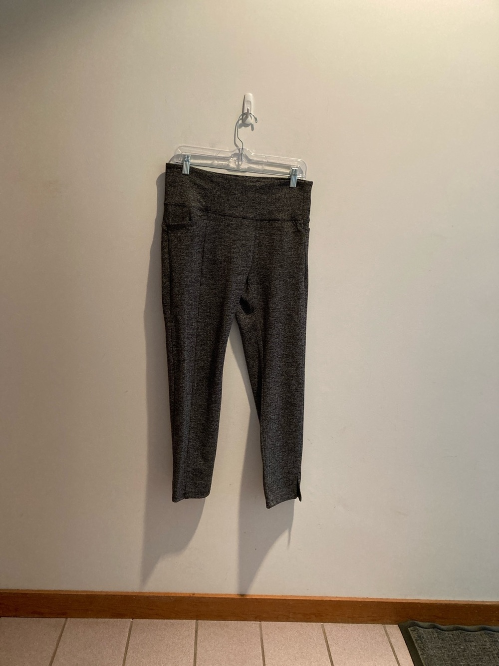 Medium ATHLETA Gray Active Leggings - Comfort Waistband